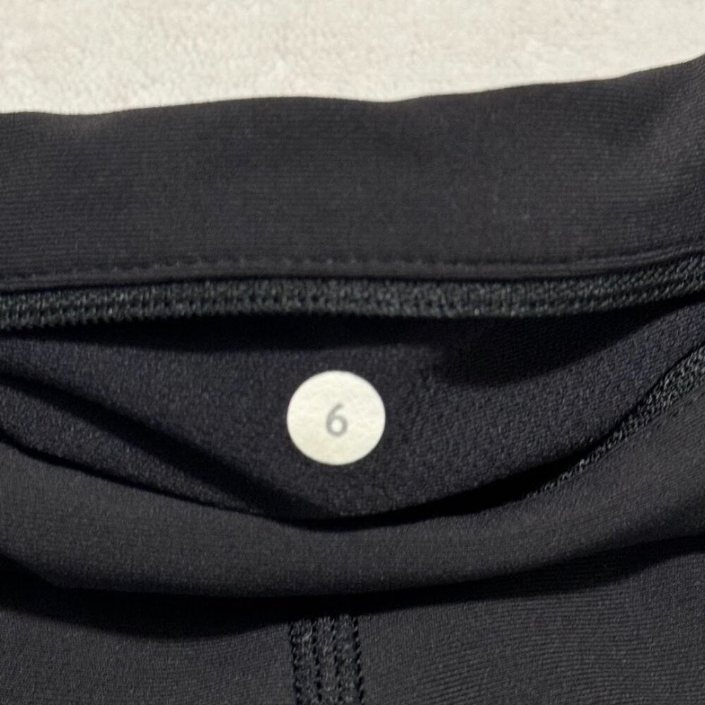 Lululemon Crop Yoga Pants 6 - Picture 5 of 5